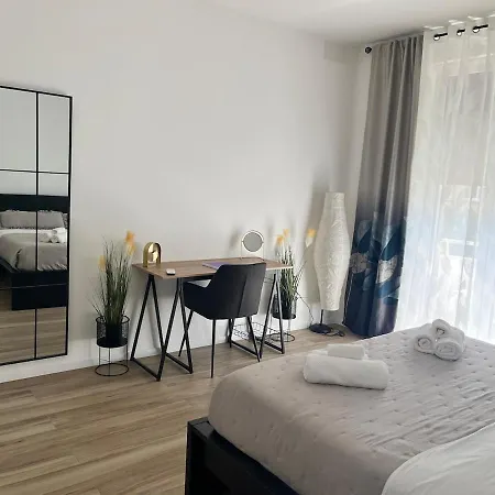 Da Violeta-comodo Bilocale Completo Di Tutto * Τεργέστη