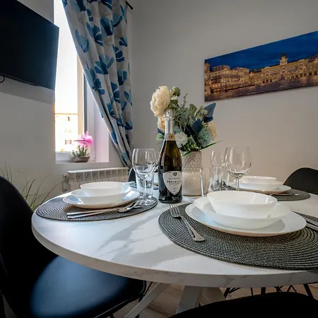 Da Violeta-comodo Bilocale Completo Di Tutto Lägenhet Trieste